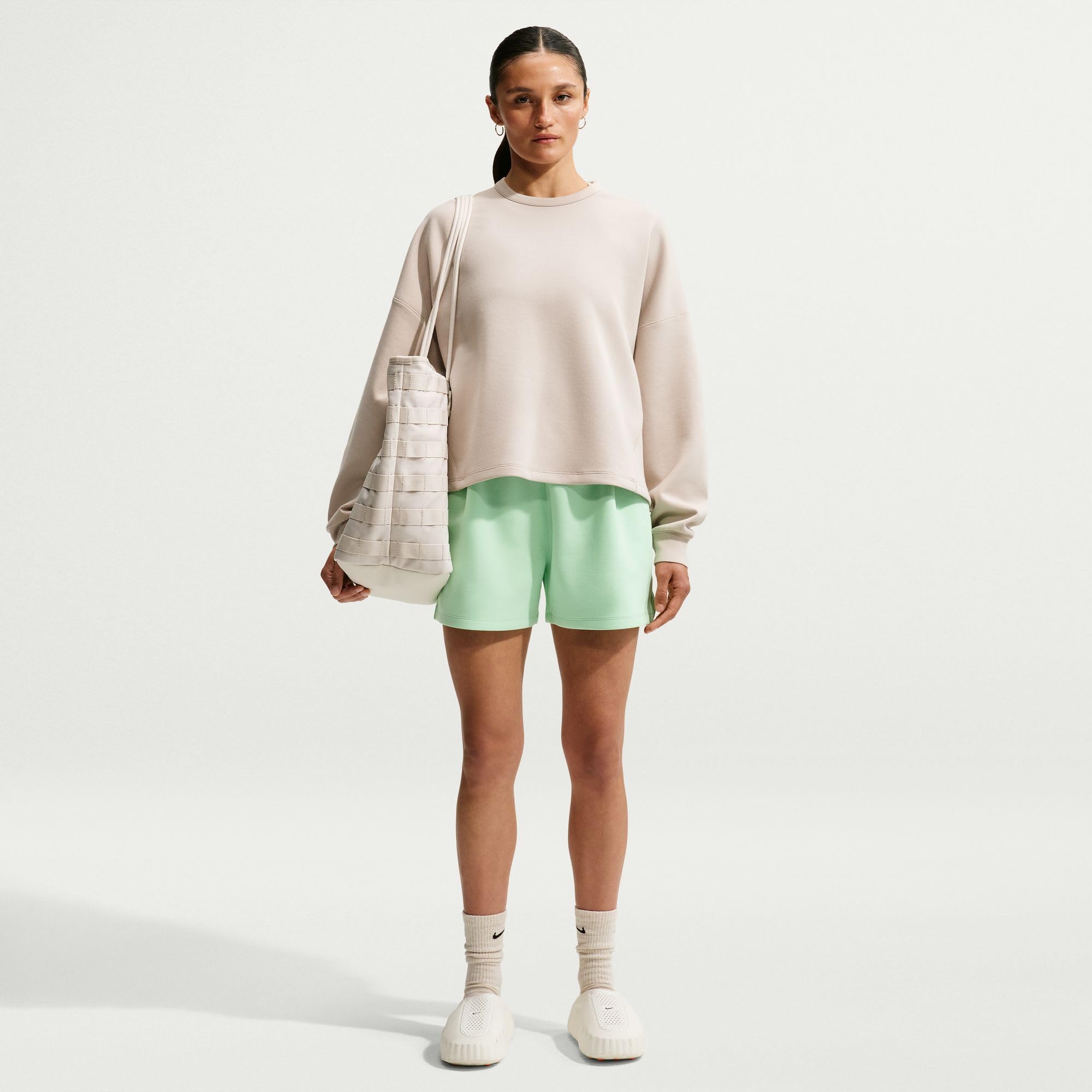 Nike Nike Dri-fit 24.7 Impossiblysoft Weite Shorts Mit Mittelhohem Bund (Ca. 10 Cm) Für Damen - Shorty Kobiety