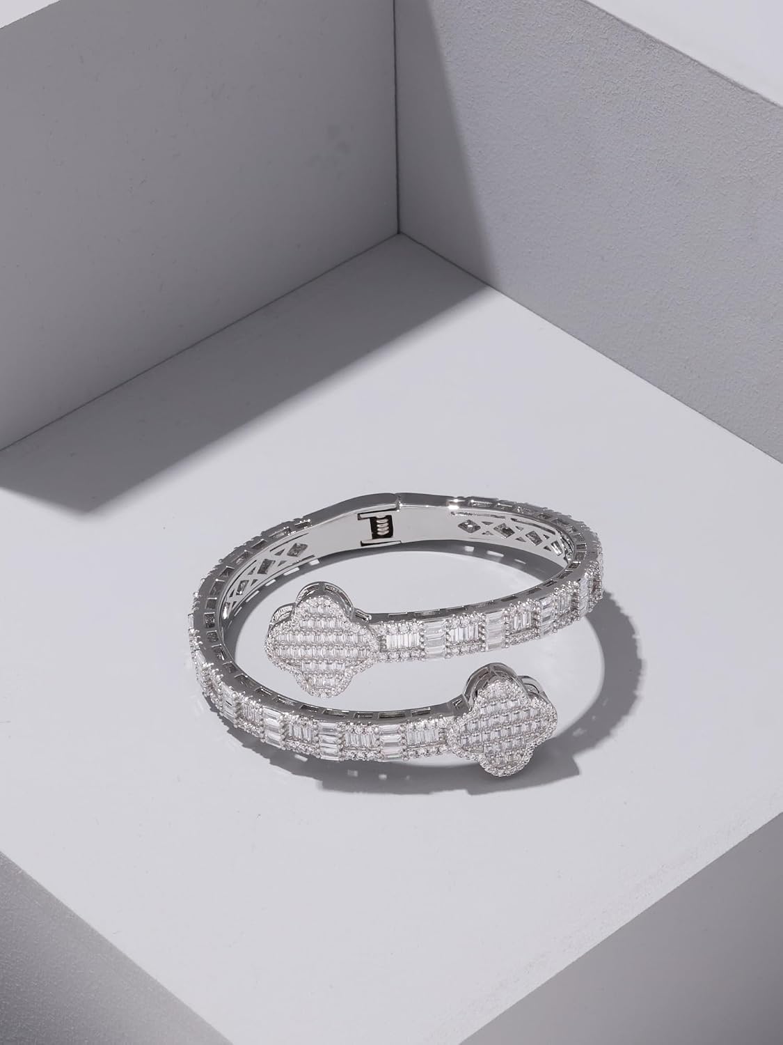 Iced Out 5A Cubic Zirconia Four Leaf Lucky Bangle Bracelet For Men Women, Gold Plated Baguette Diamond Bracelets, Dainty Four Leaf Bangle Bracelet with Spring Clasp