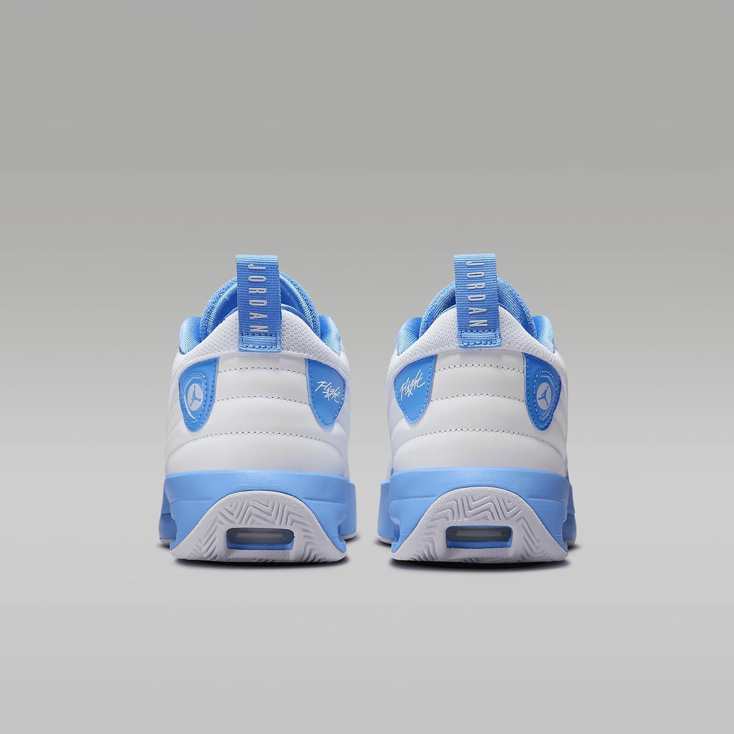 Jordan Max Aura 6 Women's Shoes (FQ7943-100, White/University Blue/White) Size 6