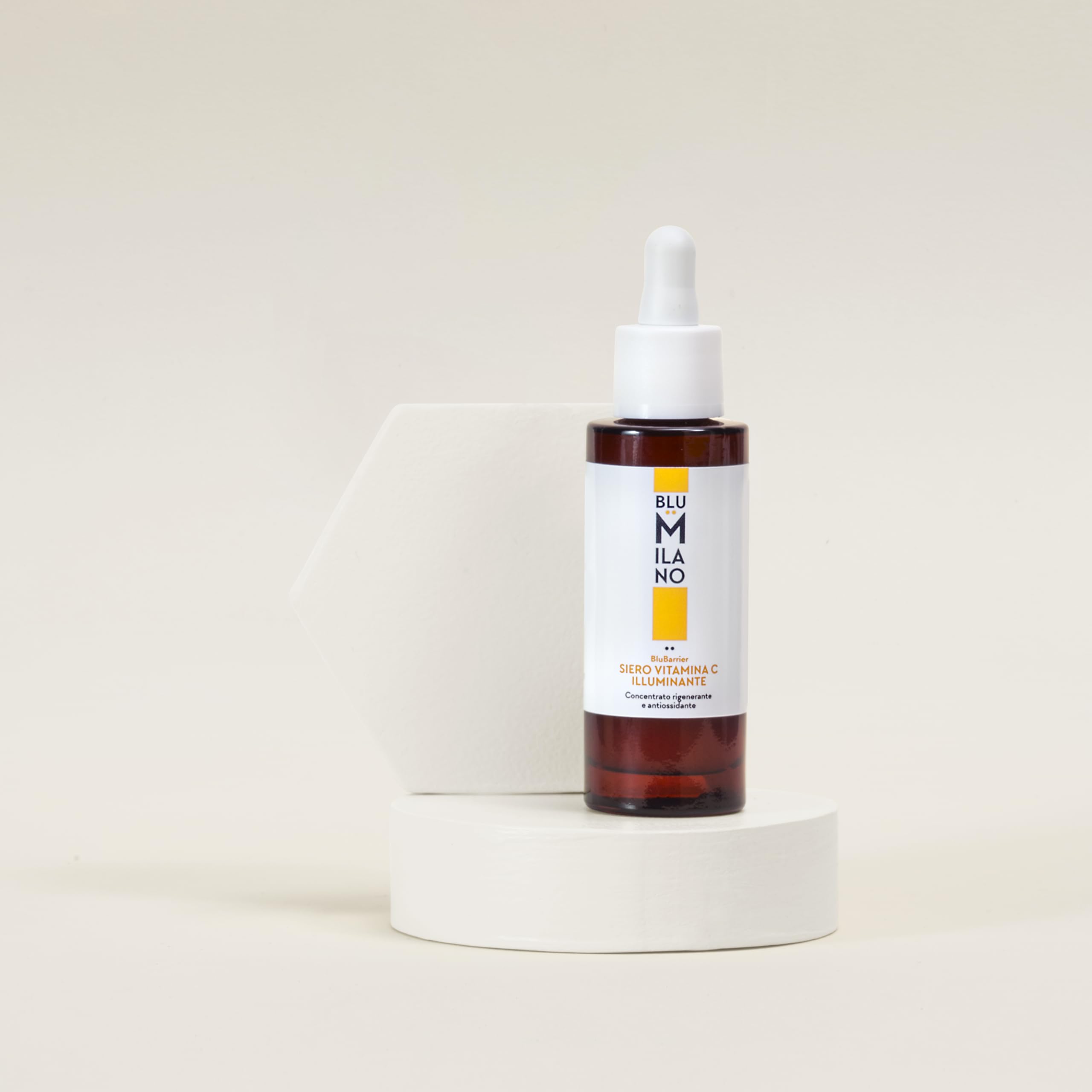 BluMilano Siero Vitamina C Viso Illuminante e Rigenerante 30 ml – Antiossidante Anti-Age con BluBarrier – Protezione dallo Stress Ossidativo – 95% Origine Naturale e Biologica– Made in Italy
