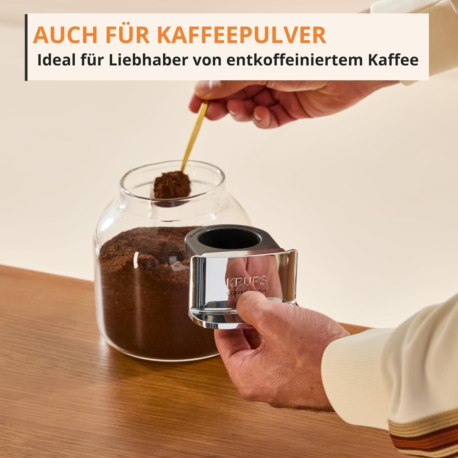 KRUPS Kaffeevollautomat Coffee Crush SA4028E0 mit elektrischem Milchaufschäumer XL1008 – Edelstahlmahlwerk, 15 cm schmal, Frisch- & Pulverkaffee, 150 ml Milchschaum, Schwarz