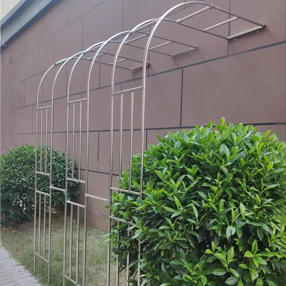 Support de jardin mural pour rosiers afin de créer une entrée romantique
