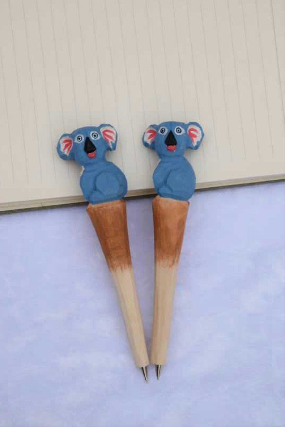 GH8 Vivid Koala climbing shape Kawaii Cute Wood carving Random Color Shipping Ball point Pens For Kids 2PCS A Set