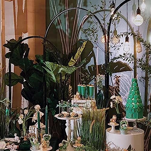 Arche de mariage dorée pour une décoration de fête réussie