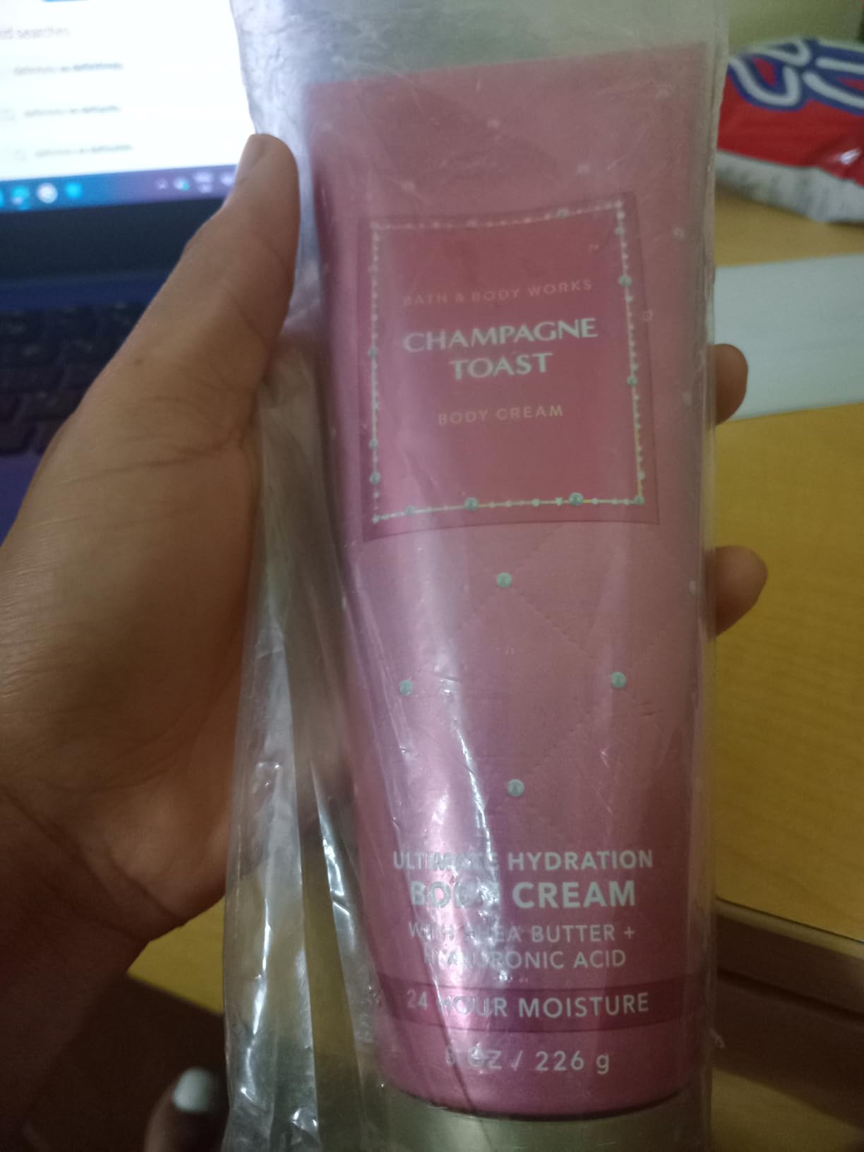 Bath & Body Works Champagne Toast Body Cream, Ultimate Hydration Moisturizer with Shea Butter & Hyaluronic Acid for Dry Skin, Bubbly Champagne & Sparkling Berry Scent, 8 oz - 1 Pack