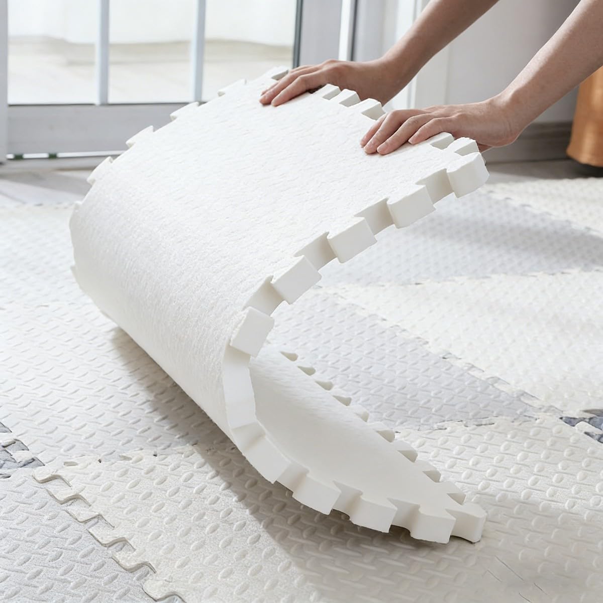Tappeto Palestra Tappetino Protettivo Fitness Antiscivolo per Attrezzi Fitness Isolante Acustico e Antivibrante per Yoga Pilates ed Esercizi Sottopattino 60 * 60 * 2.5cm 4 Pezzi