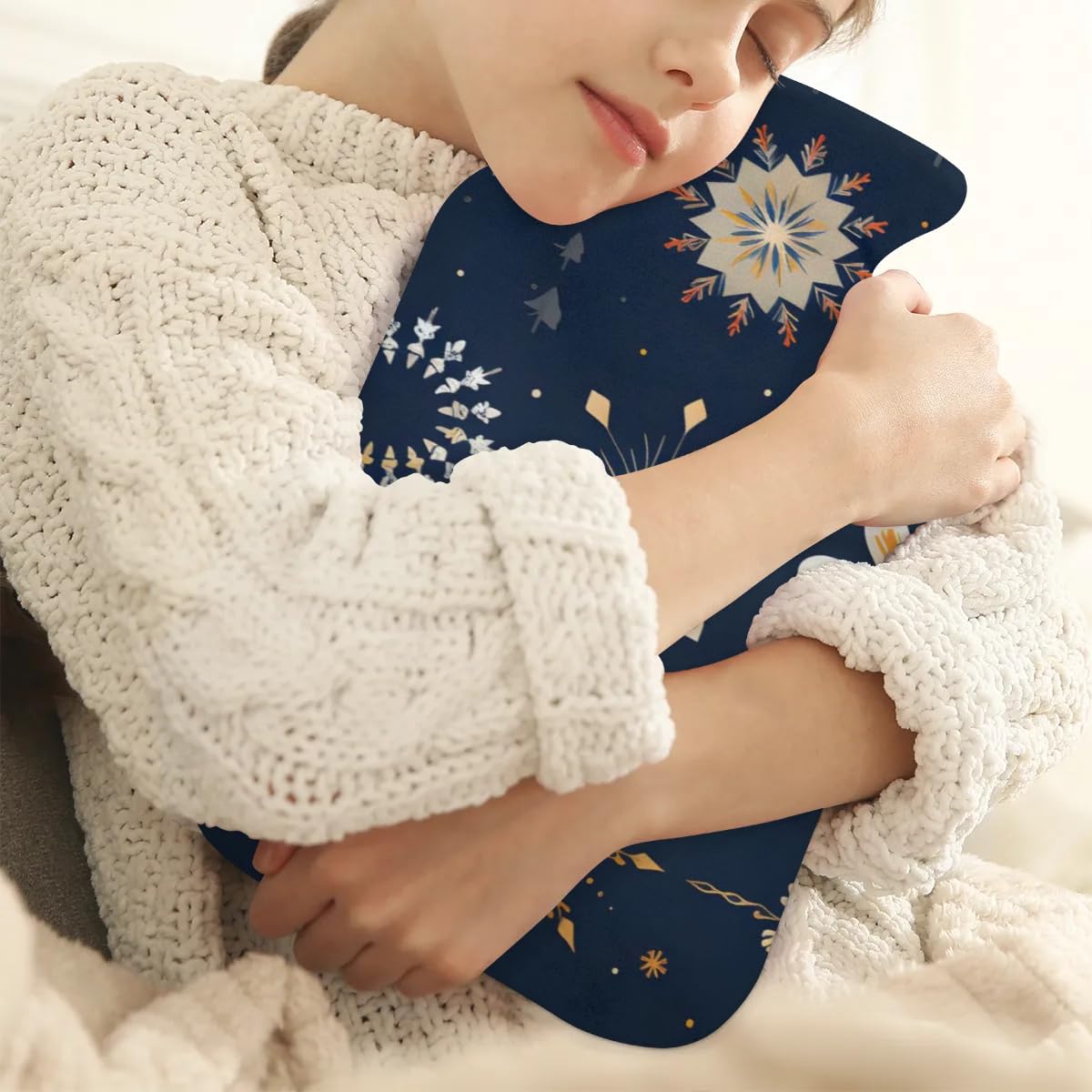 Hot Water Bottle with Soft Cover,2L Christmas Snowflakes Hot Water Bag for Hot and Cold Compress, Hand Feet Warmer, Mystical Snowflakes Rubber Hot or Cold Water Bottle Halloween Christmas Decorations