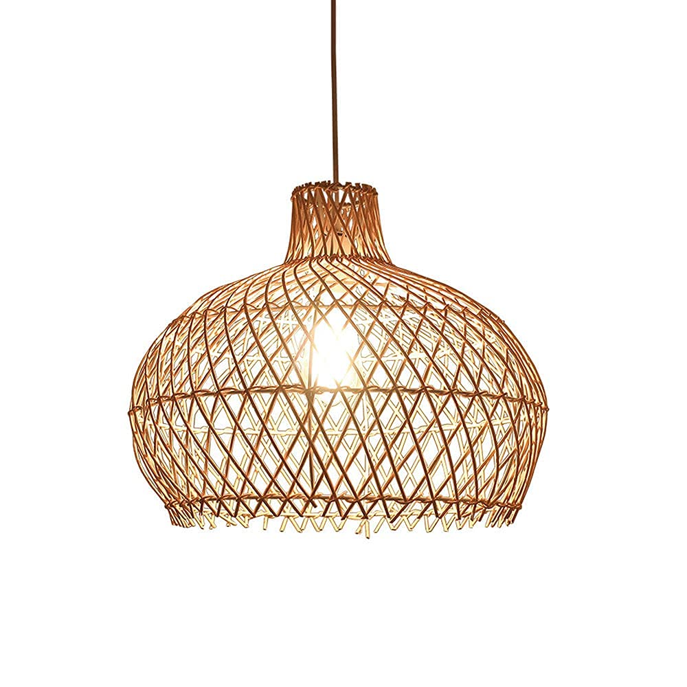 Chandelier en bambou pour remplacer un plafonnier éblouissant par une lumière douce