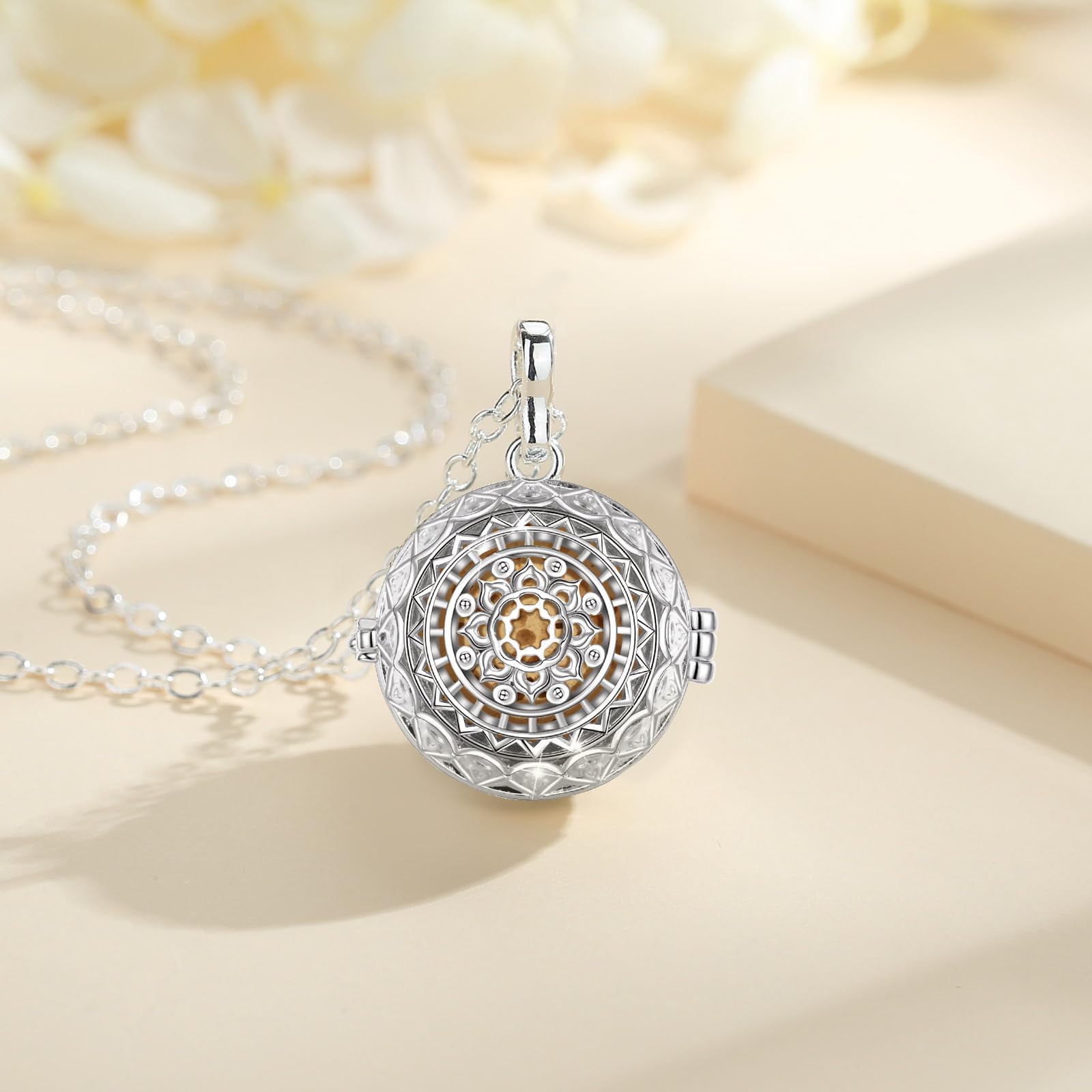 INFUSEU Aromaterapia Olio Essenziale Diffusore Collana Ciondolo Medaglione D'argento 5 PZ Lava Pietre Con 24 "Catena, Regalo per le Donne