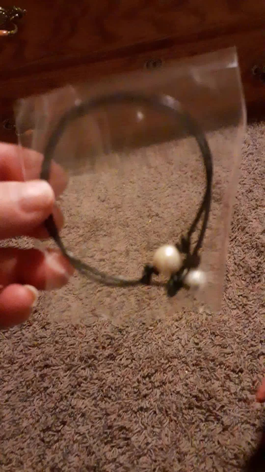 Pearl choker necklace on Amazon Live