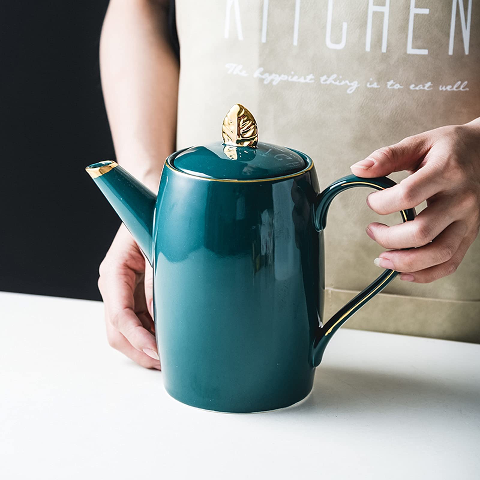 Buvez des pichets à thé Bouilloire froide verte de pichet en céramique simple avec poignée Théière de luxe légère for le jus, le café, les boissons chaudes à refroidissement automatique (50,7 oz) Bout