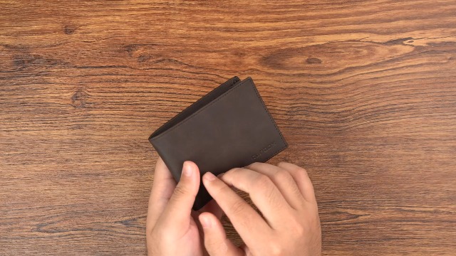 Amazon.com: RUNBOX Wallet for Men Slim Leather Bifold RFID