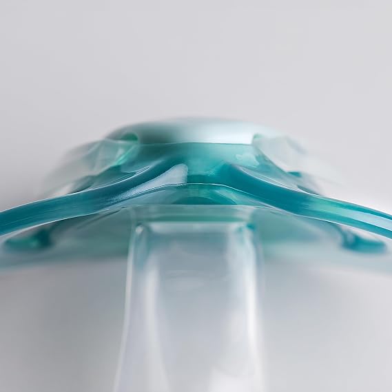 Tommee Tippee Night Time Pacifier ، 6-18 شهرًا ، كيس سيليكون متماثل ، Binkies خالية من BPA ، Glow in The Dark Technology ، Pack of 2 مع معقم قابل لإعادة الاستخدام