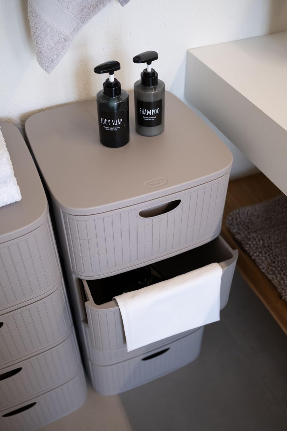 Kreher® XL Rollbarer Schubladenschrank Rollcontainer Nischenschrank aus Kunststoff in Rillen-Optik mit 4 Schubladen. Maße: ca. 40x40x81 cm (Taupe)