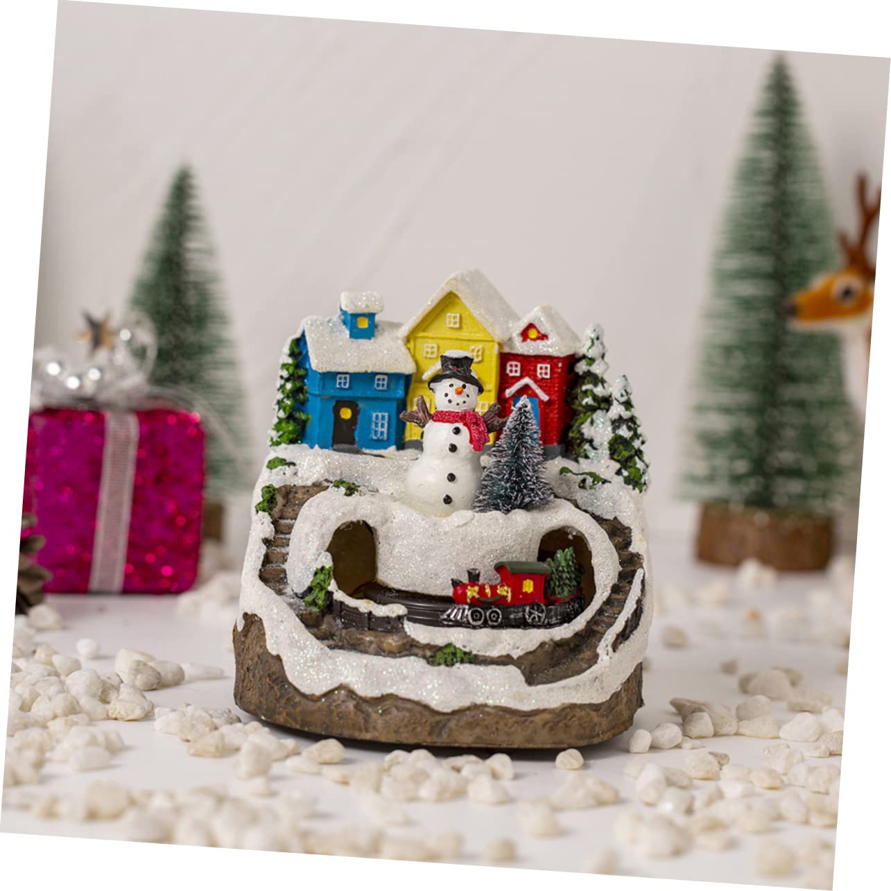 Amosfun Casa Illuminata di Natale in Miniatura Decorazione da Scrivania con Musica Leggera e Treno per Regali di Compleanno o Anniversario per Addobbo Natalizio di Casa