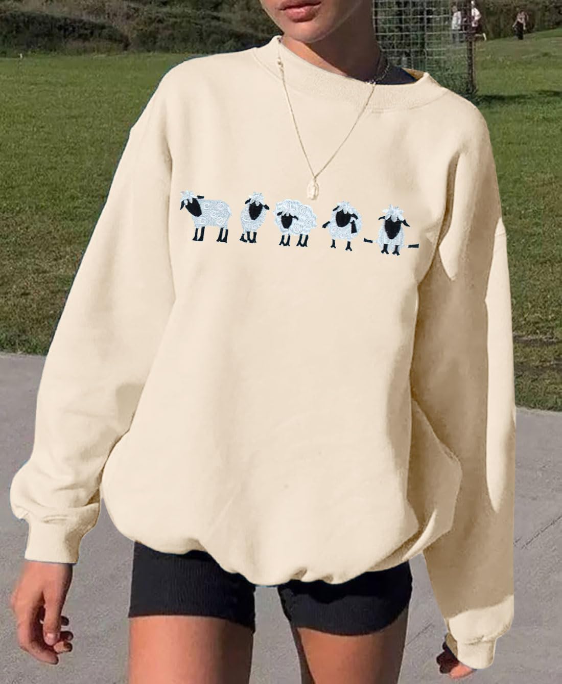 LUKYCILD Gesticktes Schaf-Sweatshirt für Damen, niedliches Bauernhof-Hemd, lustiger Tierpullover, lässig, Grafik, langärmeliges Oberteil