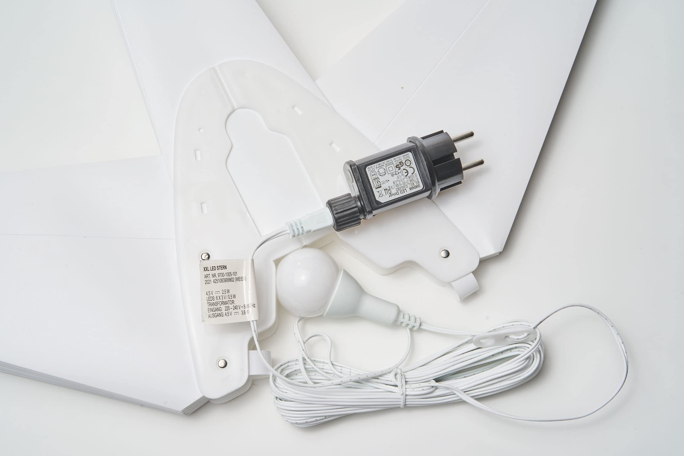 AMARE LED 3D Außenstern XXL Weiß ca. 100 x 100 x 100 cm (B x H x T), für den Innen- und Außenbereich, mit Timer, 100 cm - Netzbetrieb, 9700-1005-101, XXL Stern 100 cm