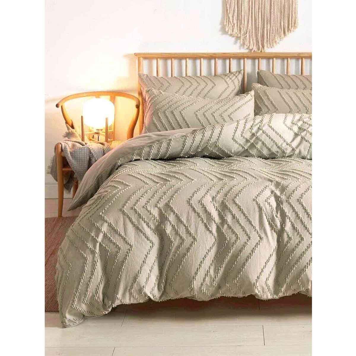 Nanko Tan Duvet Cover King Size, 3pc Boho Tufted Microfiber Taupe Comforter Cover Set, All Season Aesthetic Shabby Chic Soft Embroidery Textured Geometric Quilt Cover 104x90 inches