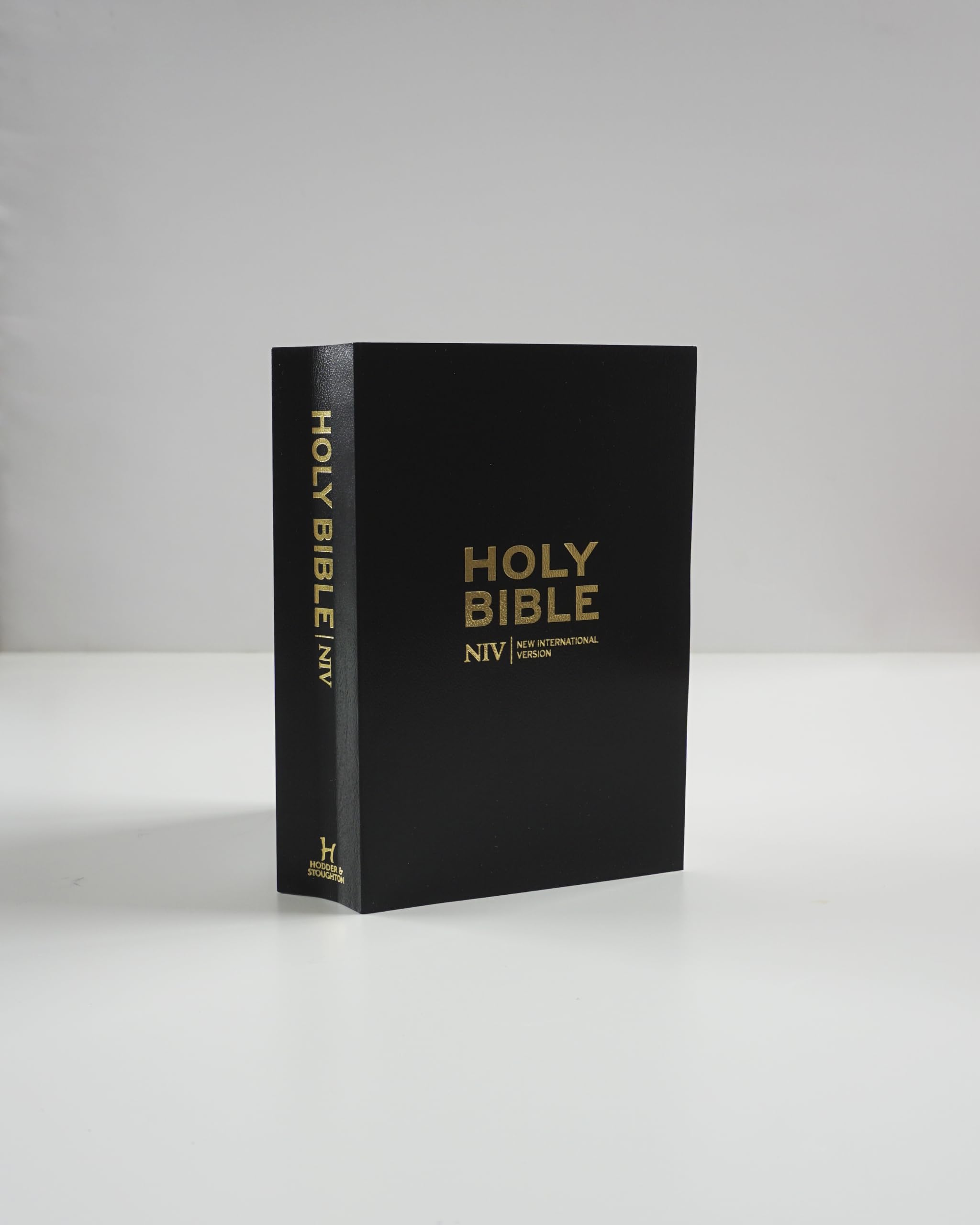 NIV Holy Bible: Classic Black edition