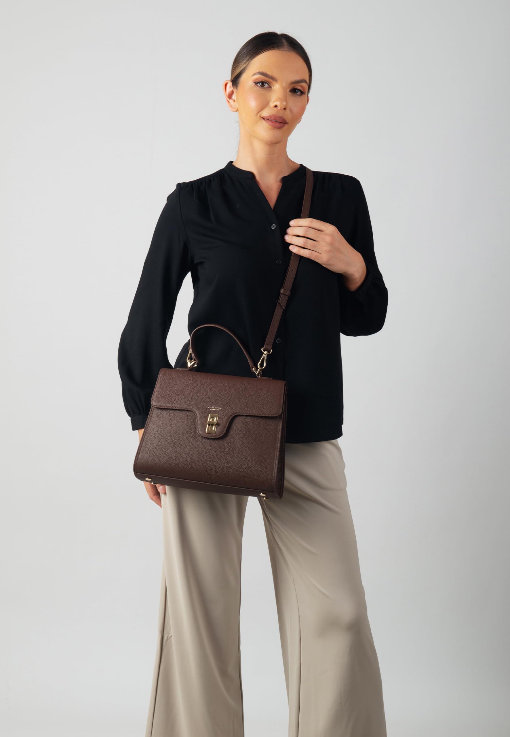 Carlheim, Gotland Genuine Leather collection, Estelle Genuine Leather Handbag (Brown)