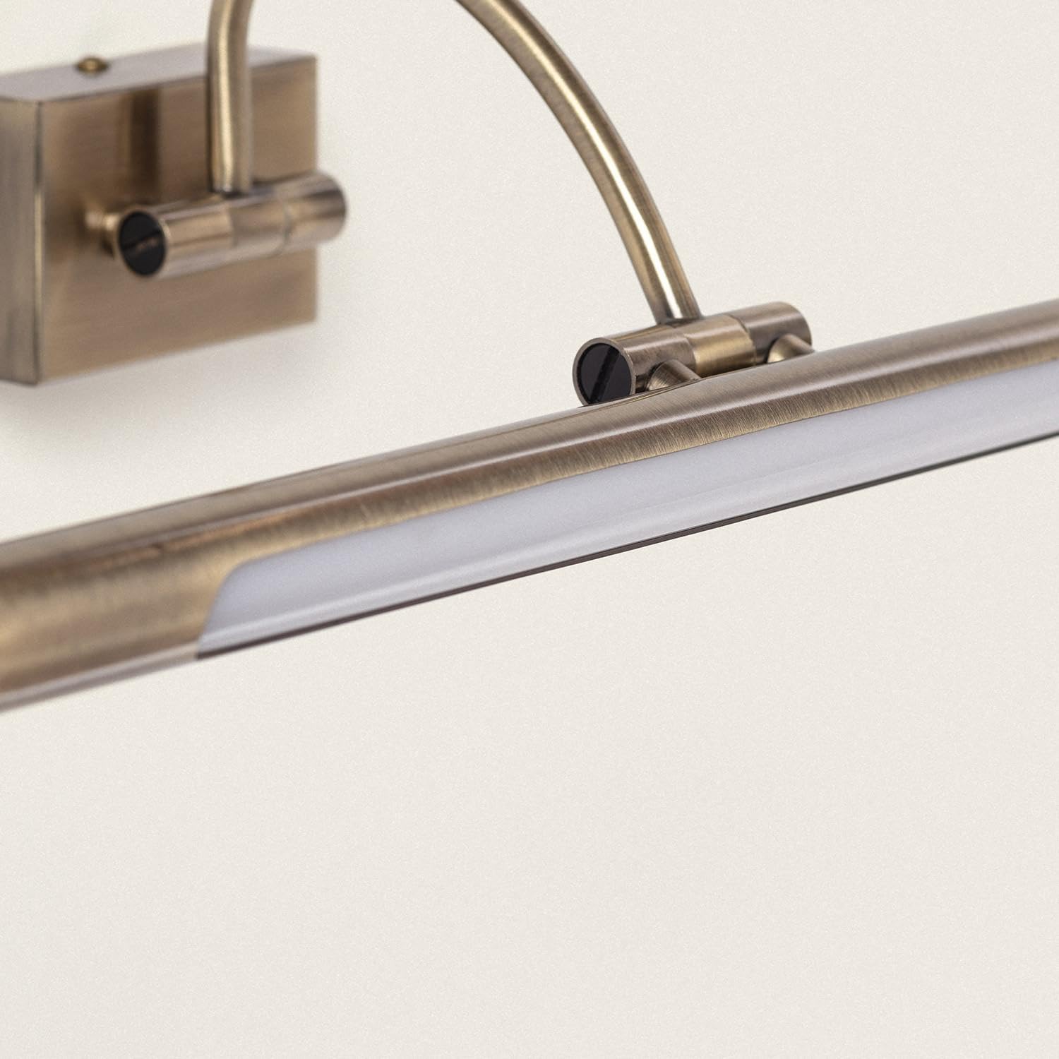 LEDKIA LIGHTING Aplique LED Eski para Cuadros - Latón Antiguo 3000K Blanco Cálido