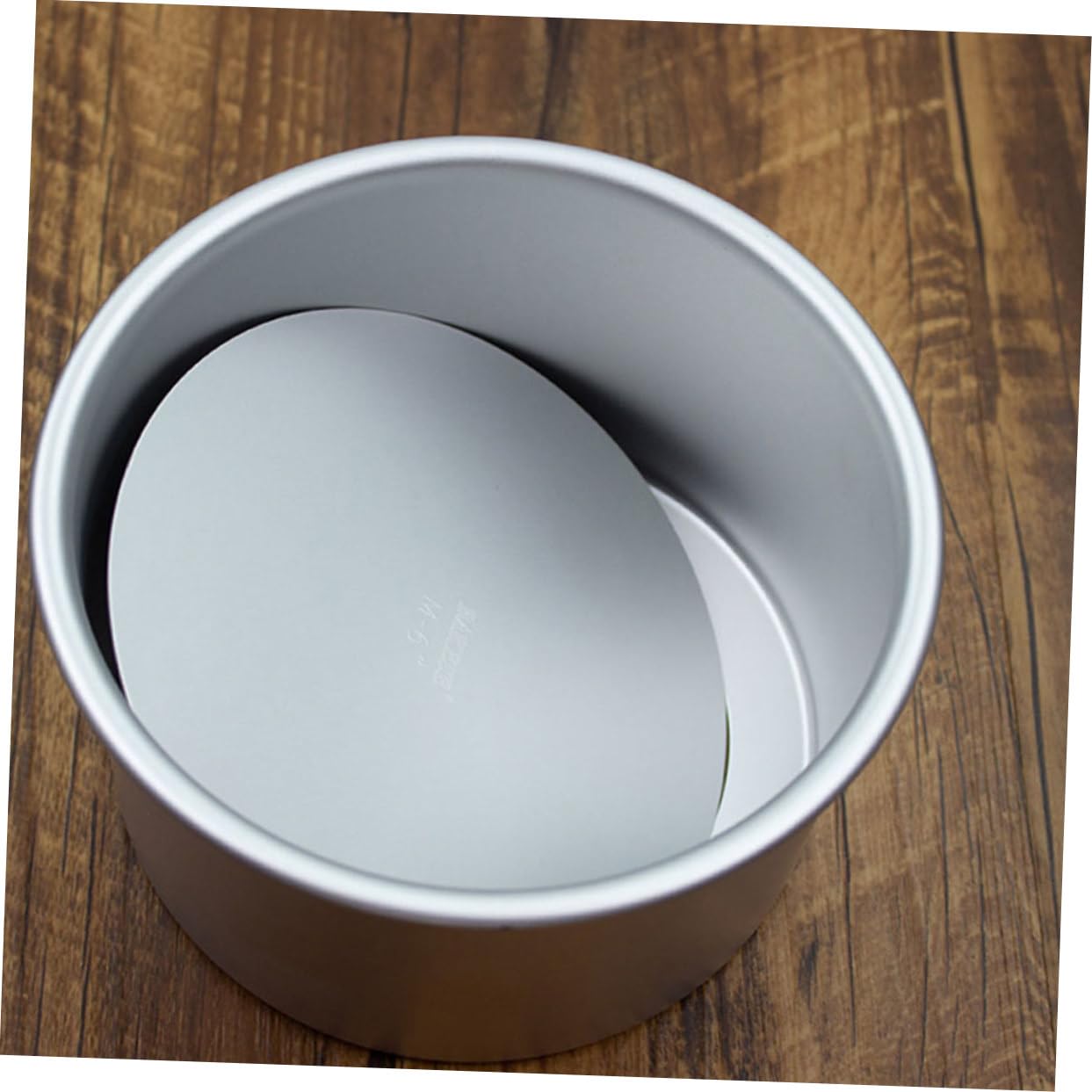 DOITOOL Runde Kuchenform zum Backen von Kuchen und Torten aus Aluminiumlegierung 20cm mit Antihaftbeschichtung und Abnehmbarem Boden Zuhause
