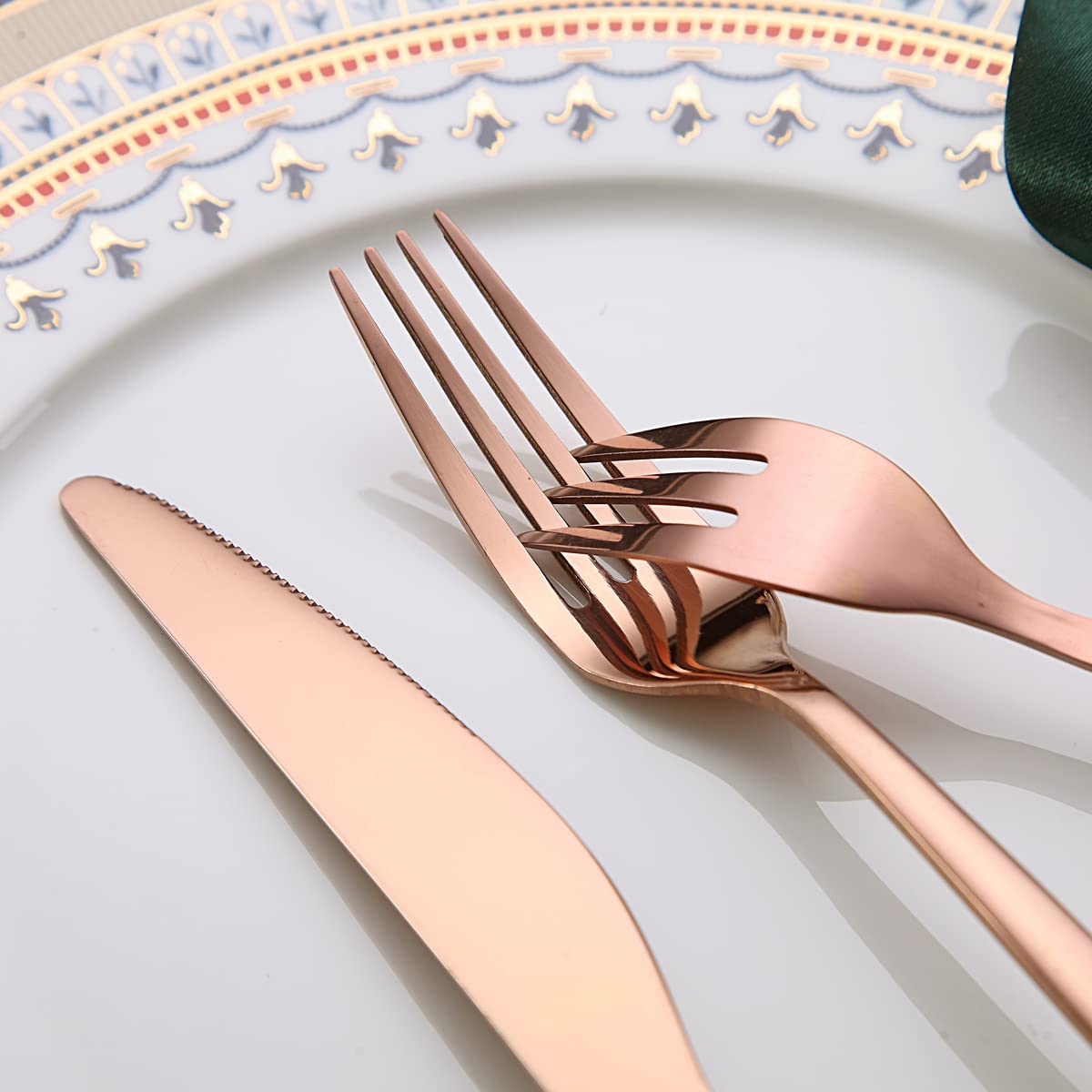 Berglander Juego de cubiertos de oro rosa 30 piezas, resistentes tenedores y cucharas de acero inoxidable, titanio y cobre, a prueba de óxido, apto para lavavajillas