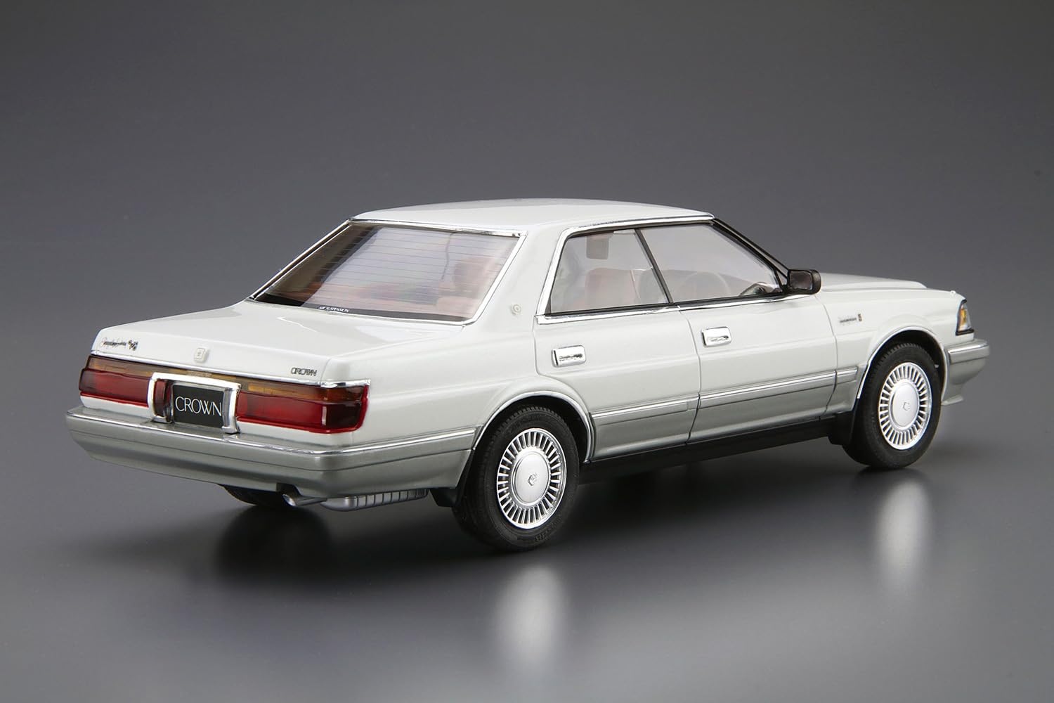 Aoshima Bunka Kyozai 1/24 Il Modello Auto Serie No.87 Toyota UZS131 Crown Royal Saloon G '89 Modello in Plastica (Automotive)