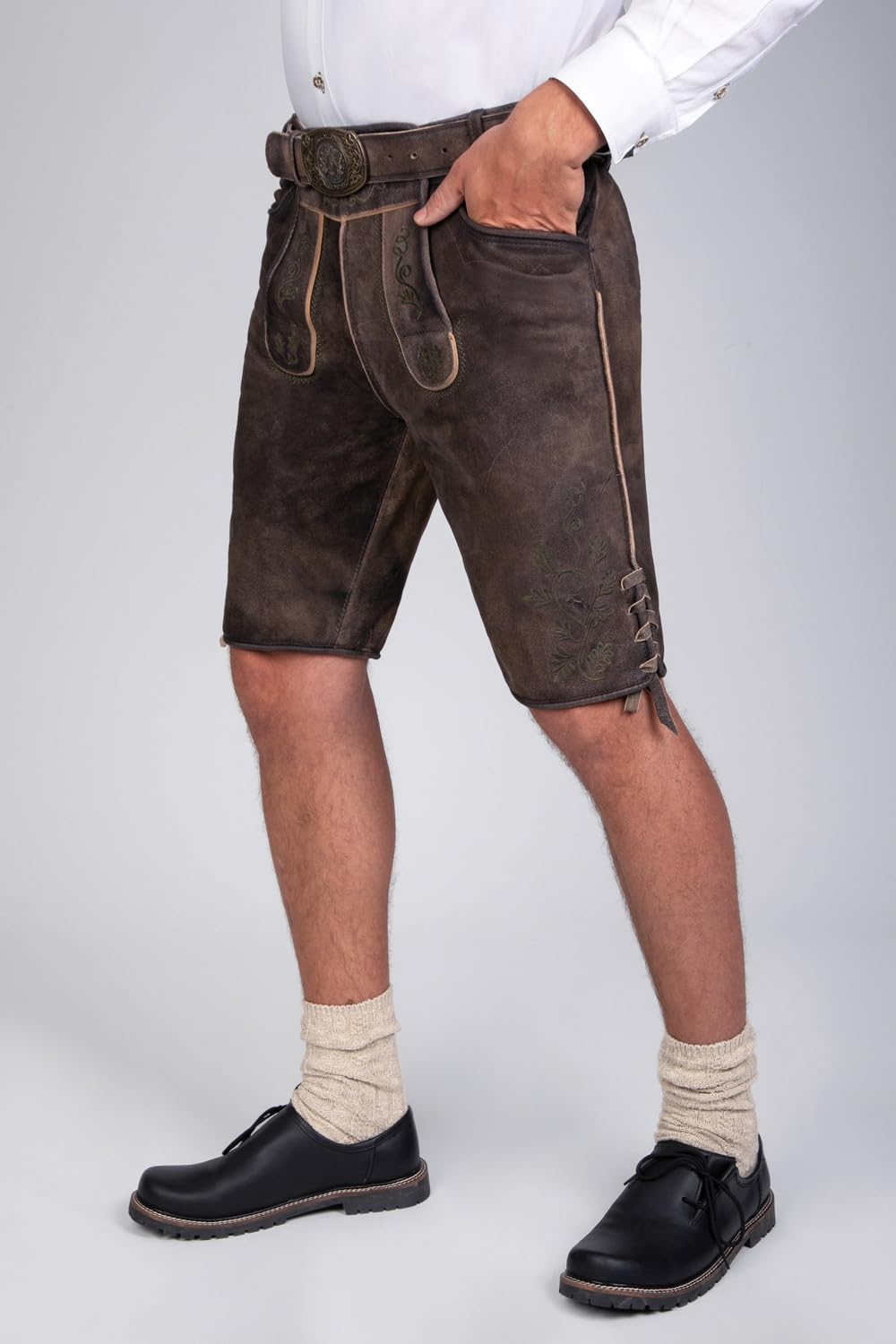 Edelnice Trachtenmode Kurze Wildbocklederhose Gustl in Dunkelbraun mit edler grüner Stickerei