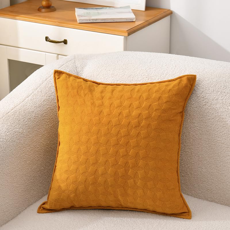 Coussin décoratif jaune 30x50 cm idéal pour illuminer le lit de la chambre