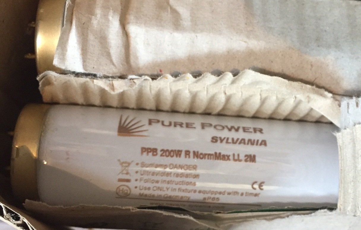 Sylvania 0001274 - Tube G13 Purebronze PPB 200w R NormMax LL 2M - Basse pression - Réflecteur
