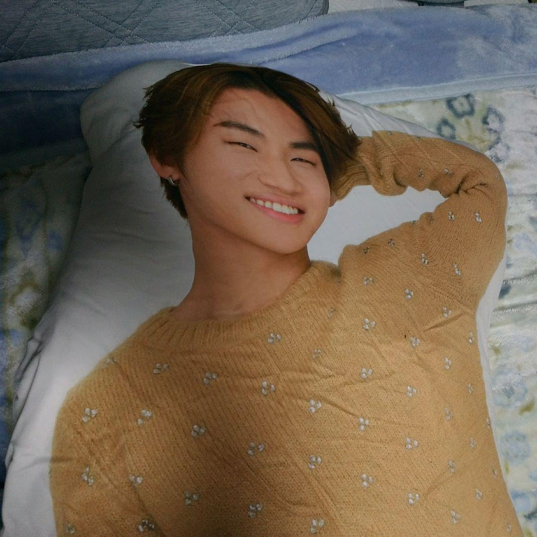 Amazon.co.jp: 等身大抱き枕 BIGBANG（テソン） : おもちゃ