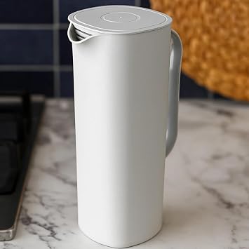 White Jug with Lid   Refrigerator Jug White 1.8 L