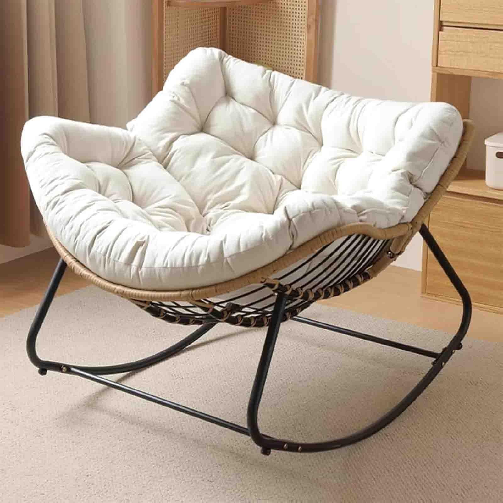 Chaise longue moderne de patio en osier blanc et cadre en acier épuré