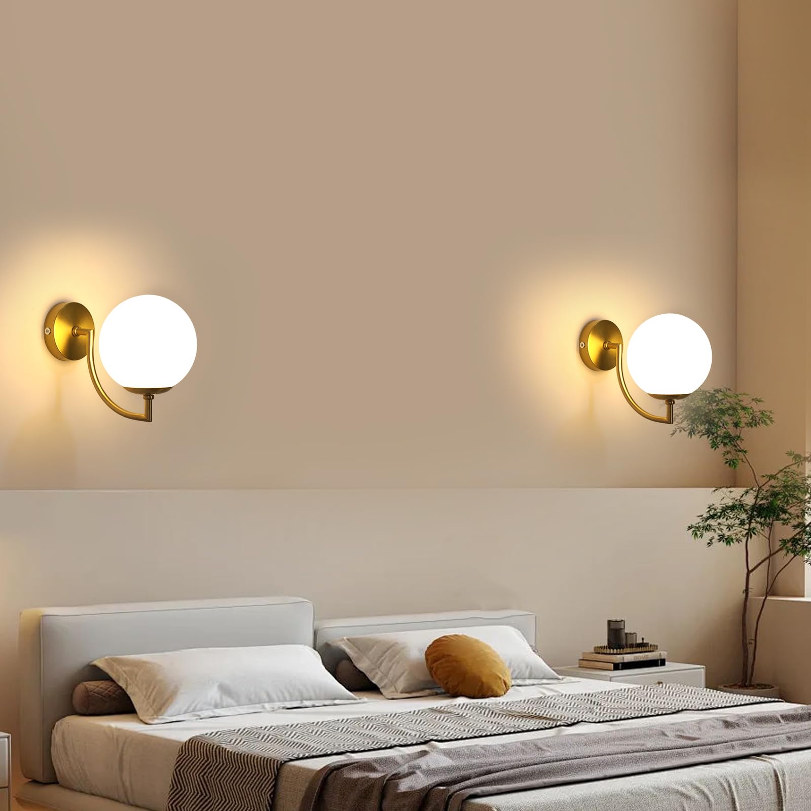 Goeco Applique da Parete Interno Oro, E27 Lampada da Parete di Sfera Vetro Moderna, Lampada a Muro a Forma di Lanterna per Camera da letto, Soggiorno, Corridoio, Senza Lampadina, Paralume Dia.15 cm