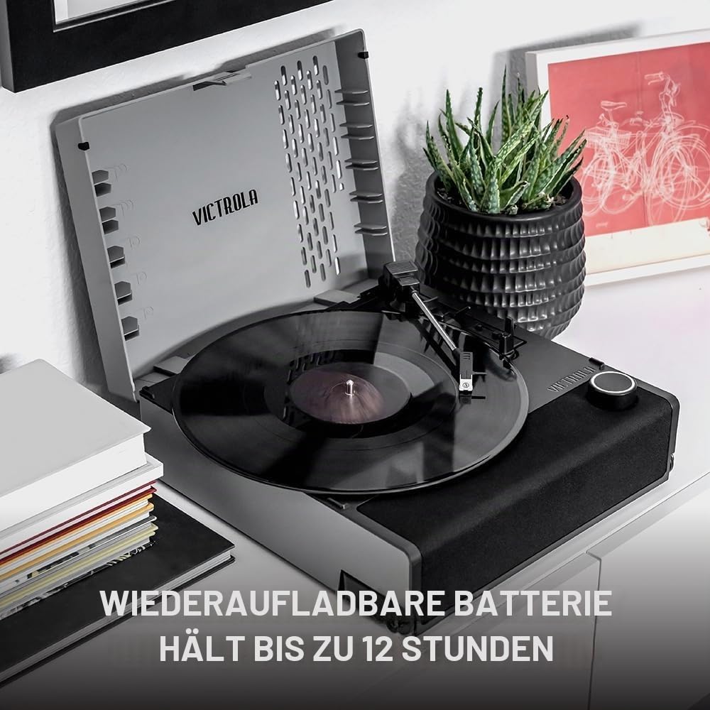Victrola Revolution GO Tragbarer Bluetooth-Plattenspieler Mit Akku, 12 Std. Laufzeit, 3 Geschwindigkeiten, Riemenantrieb, RCA-Ausgang & 3,5-mm-Kopfhöreranschluss (Schwarz)
