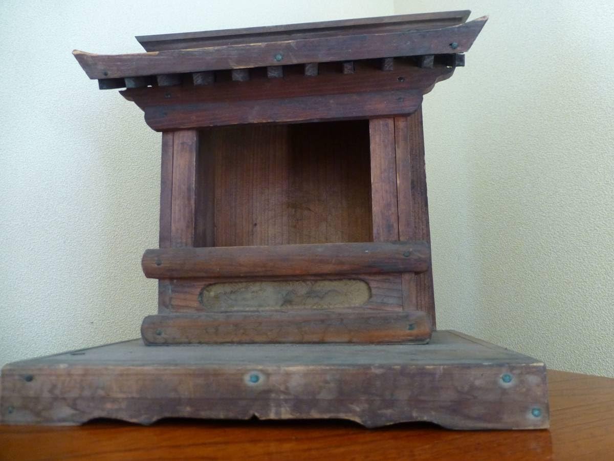 Amazon.co.jp: 【木製】厨子高27㎝祠ほこら神明造神社神具灯篭灯籠古民 