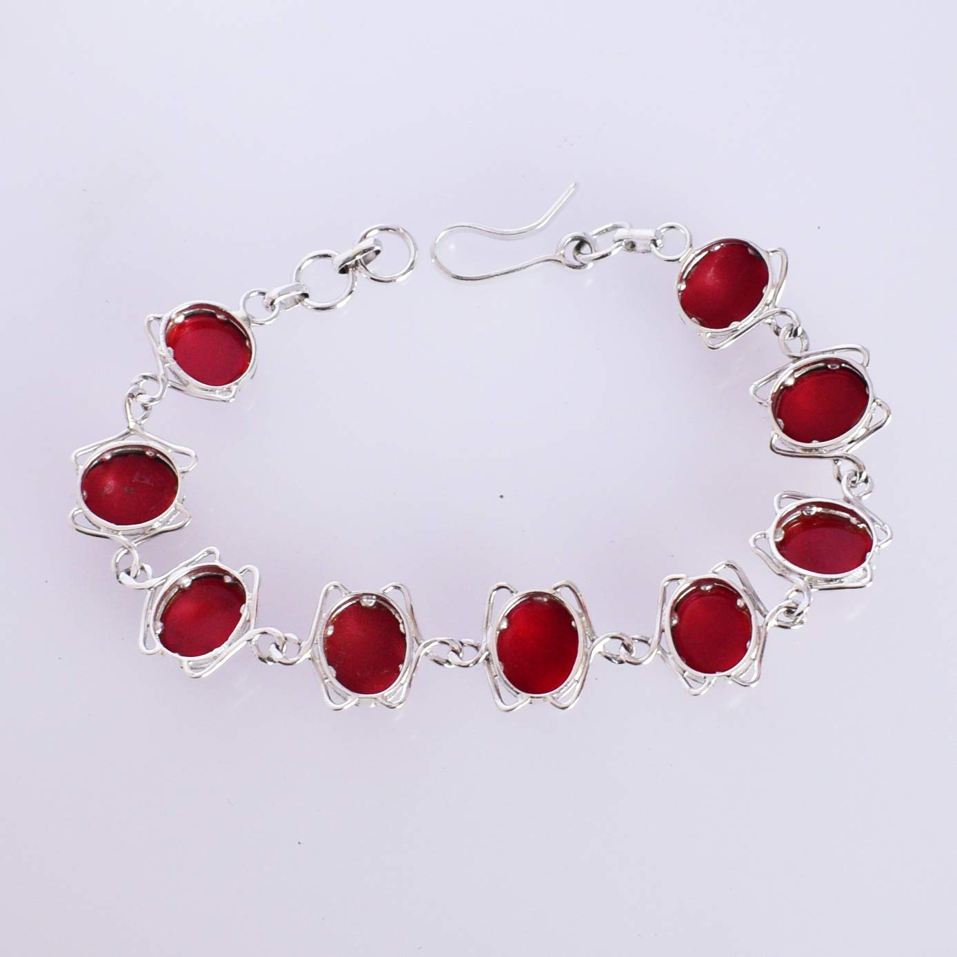 Pulsera de plata de ley 925 con piedra roja chapada en rodio blanco, ovalada de 8 x 10 mm, cierre de bisel de cabujón de piedras preciosas rojas, joyería para mujer