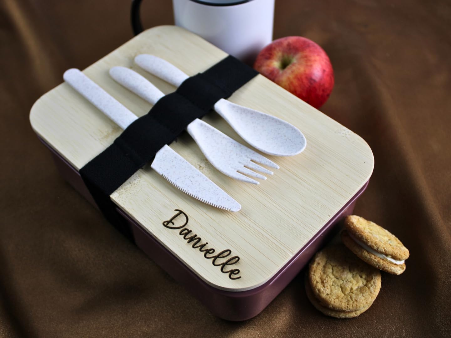 Boîte à déjeuner personnalisée marron pour ne plus perdre ses couverts au bureau