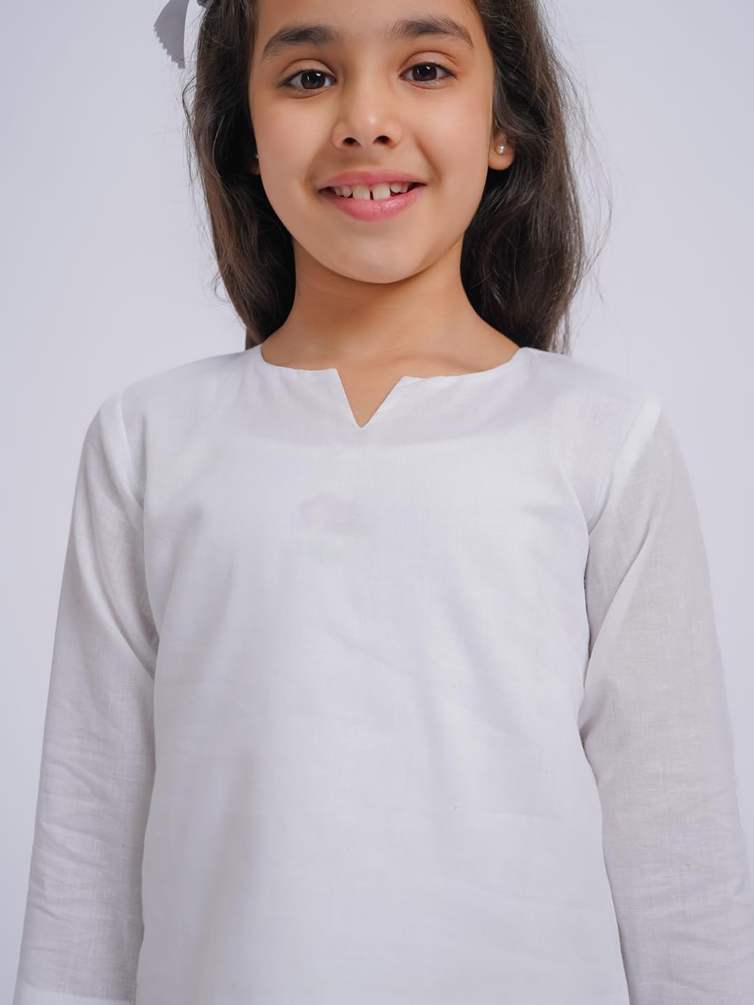 VASTRAMAY Kurta da bambina in cotone bianco con leggings e Dupatta tricolore - Abbigliamento etnico speciale per la festa della Repubblica, comodo ed elegante, per ragazze