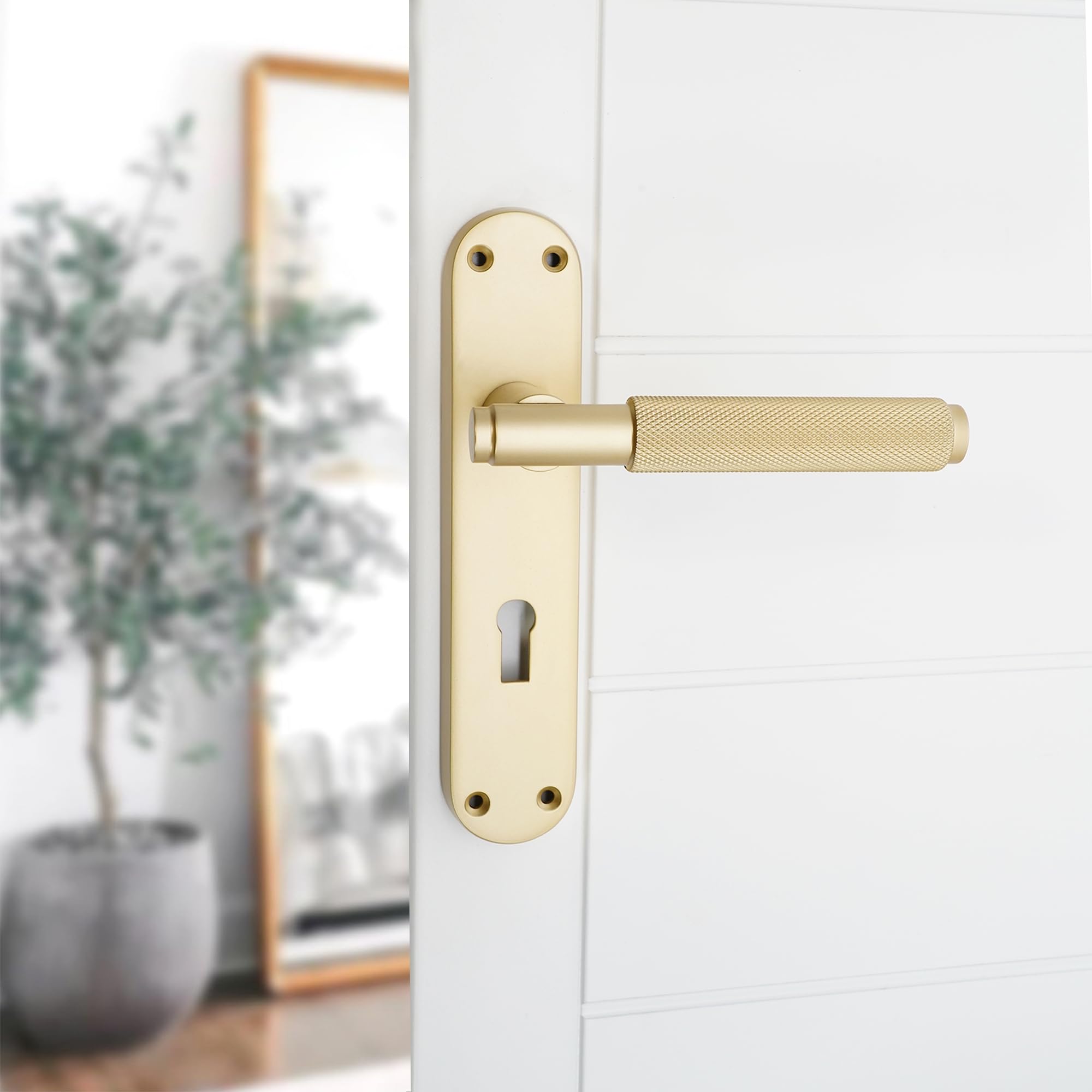Infinity Decor Pair of Satin Brass Knurled Lever on Keyhole Backplate Lock Door Handles Set - Ideal for Interior & Exterior Doors - Image 2