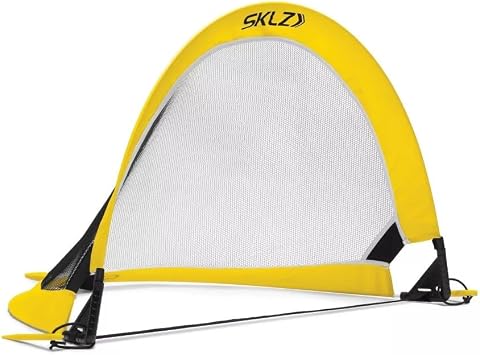 تتضمن مجموعة الأهداف المنبثقة المحمولة من SKLZ لألعاب التدريب والاستلام هدفين