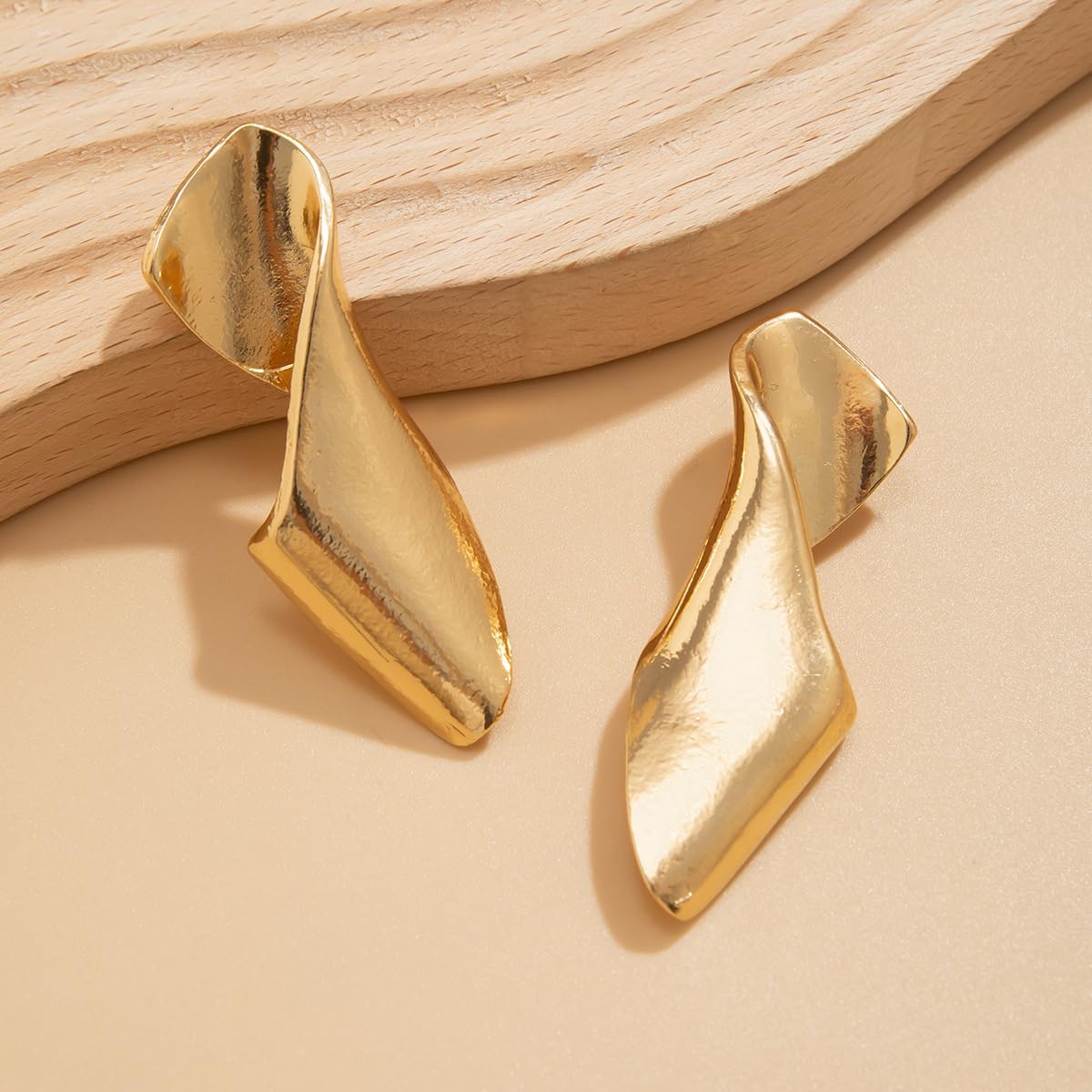 Vivian&CD Chunky Gold Earrings for Women, Exaggerated Large Irregular Geometric Earrings Heart Earrings Hypoallergenic Trendy Earrings Jewelry - Image 4