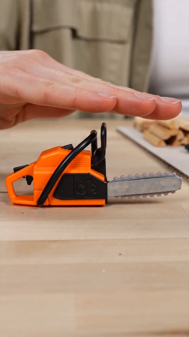 Amazon.com: Toddmomy Miniature Toy Chainsaw, Realistic Tiny