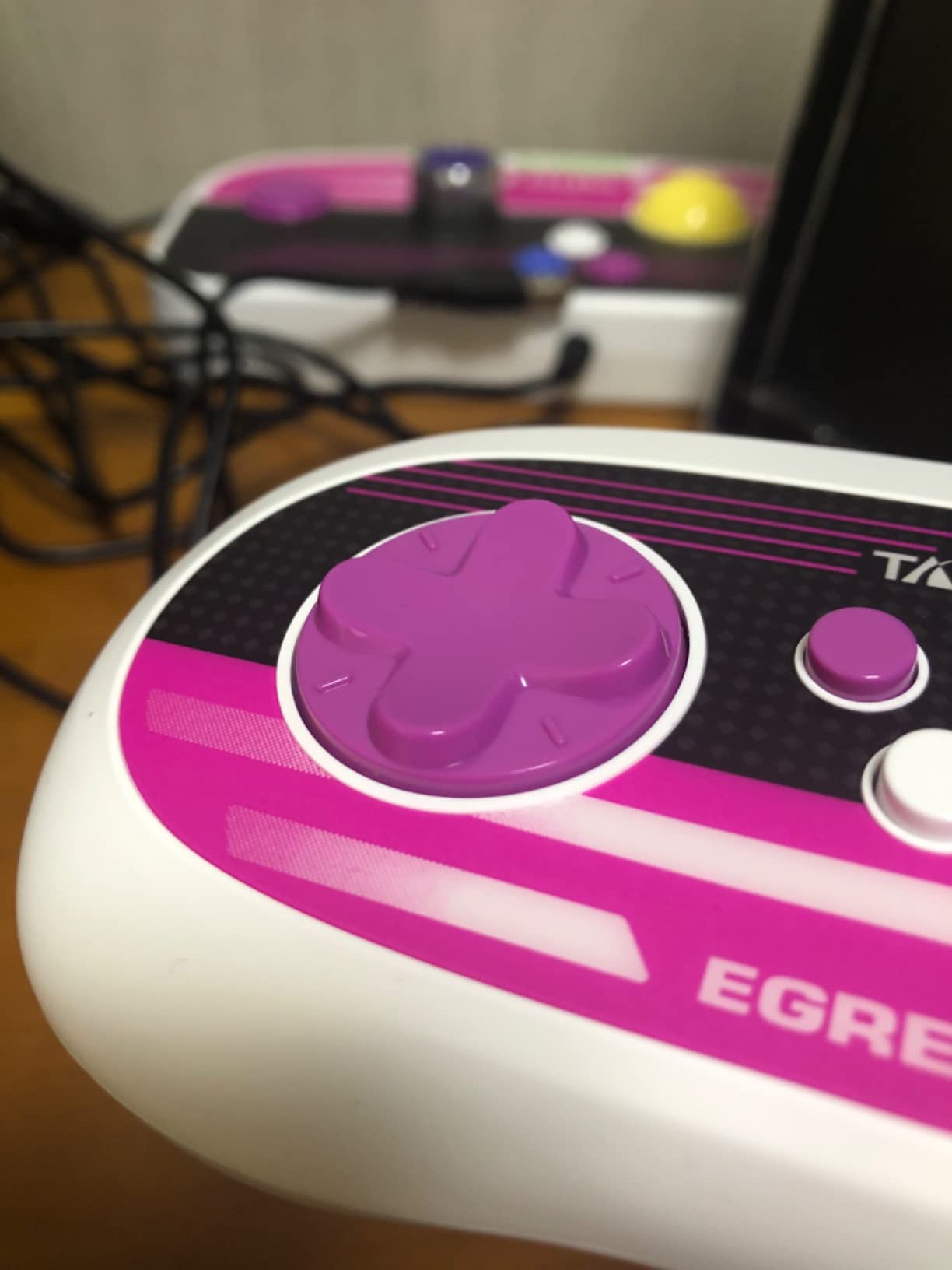 操作感は普通だが専用パッドなので需要はある。