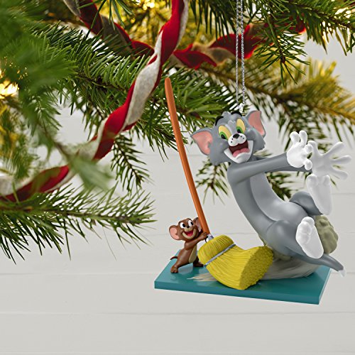 Hallmark Keepsake Christmas Ornament 2018 Year Dated, Tom and Jerry Mouse Cleaning - Thumbnail 5
