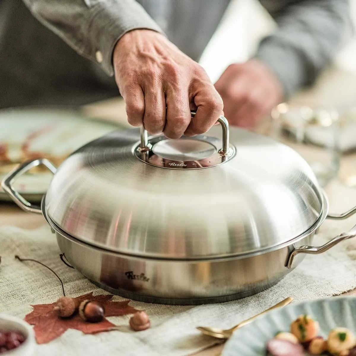 Fissler Original Profi Collection 084-388-24-0000 Stainless Steel Serving Pan Round 2 L Diameter 24 Cm With High-Layer Lid Novogrill Frying Surface Inner Scale Induction Silver product thumbnail 3