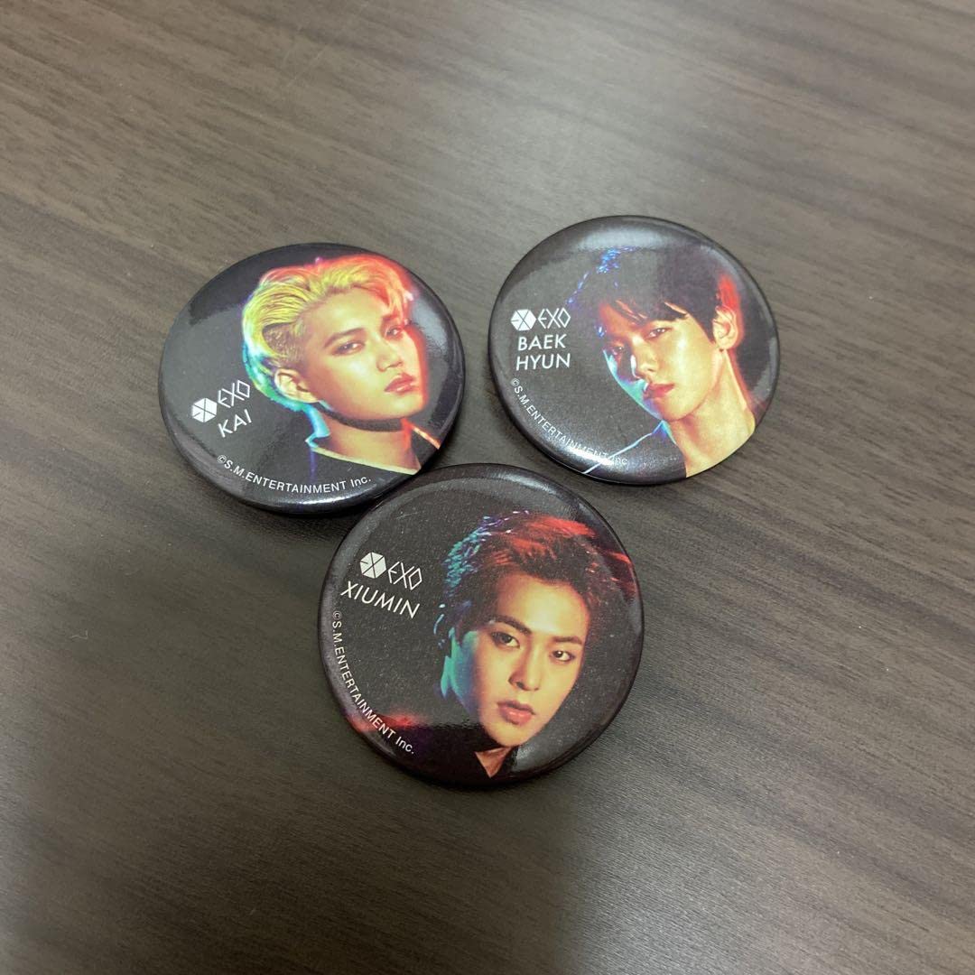Amazon | EXO 缶バッチ | バッジ | おもちゃ