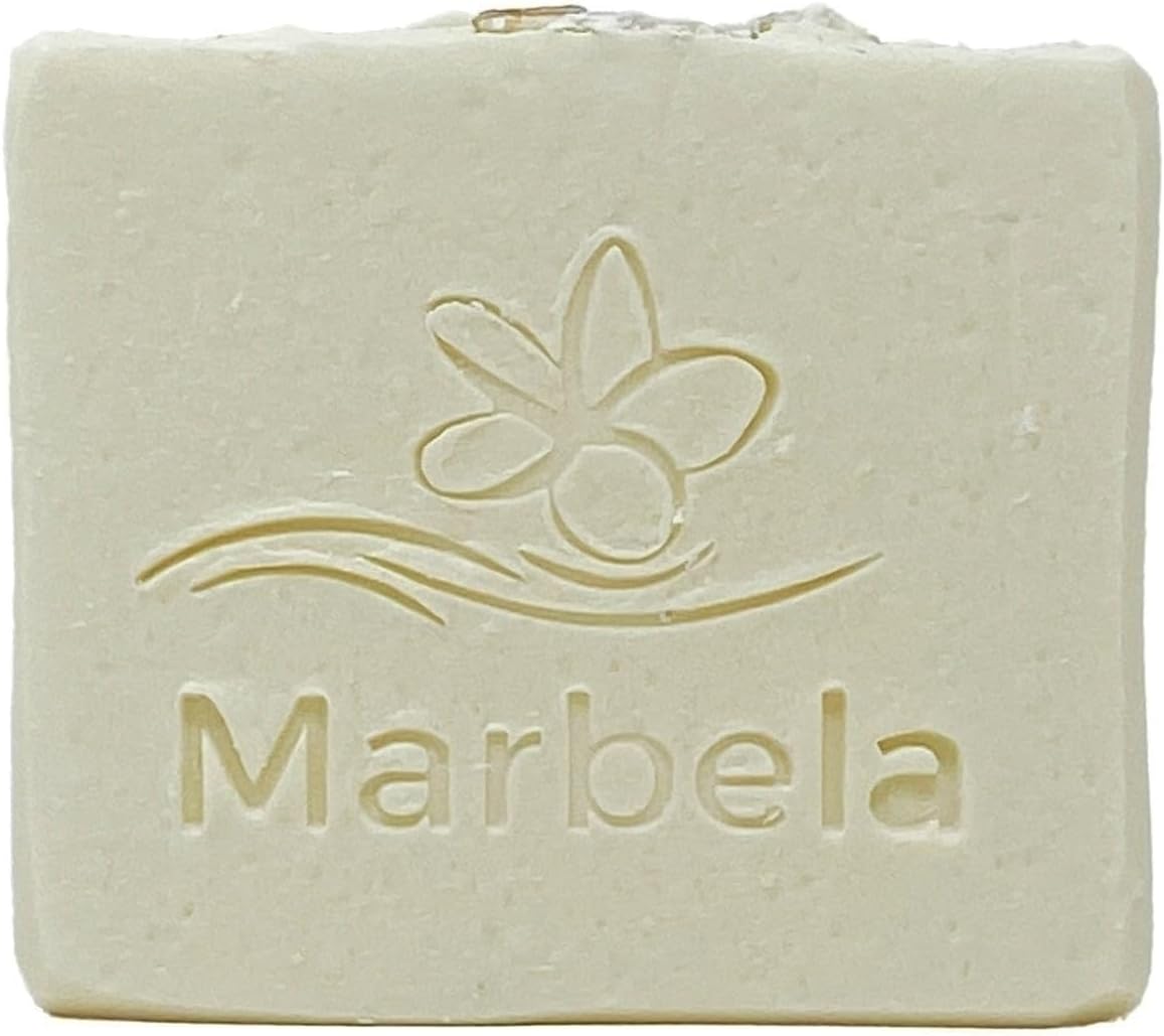 Bath & Body Works Winter Candy Apple 2 Pack Fabric Care Detergent Gift Set with a Natural Oats Bar Soap