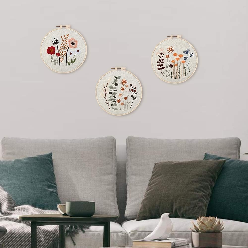 REEWISLY Kit de broderie pour lettre M, kit de démarrage de broderie motif lettre M, 1 cercle à broder en plastique, fils de couleur, instructions et aiguilles, broderie pour adultes, enseignement REEWISLY Kit de broderie pour lettre M, kit de démarrage de broderie motif lettre M, 1 cercle à broder en plastique, fils de couleur, instructions et aiguilles, broderie pour adultes, enseignement